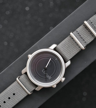 LUNAR, IL PRIMO SMARTWATCH A ENERGIA SOLARE