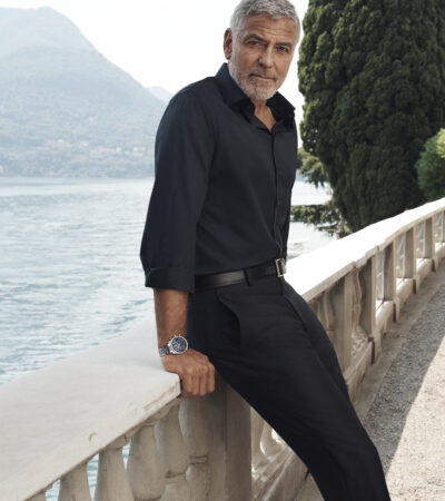 George Clooney e Hyun Bin indossano l’OMEGA Speedmaster ’57